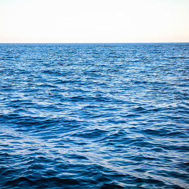 Os oceanos recebem grande quantidade de calor e influenciam o controle da temperatura do planeta
